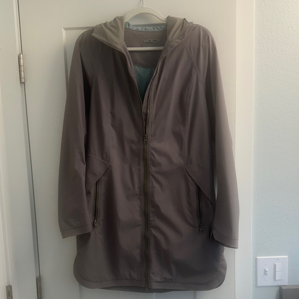 Lululemon Definitely Raining Jacket 8 - Picture 3 of 6